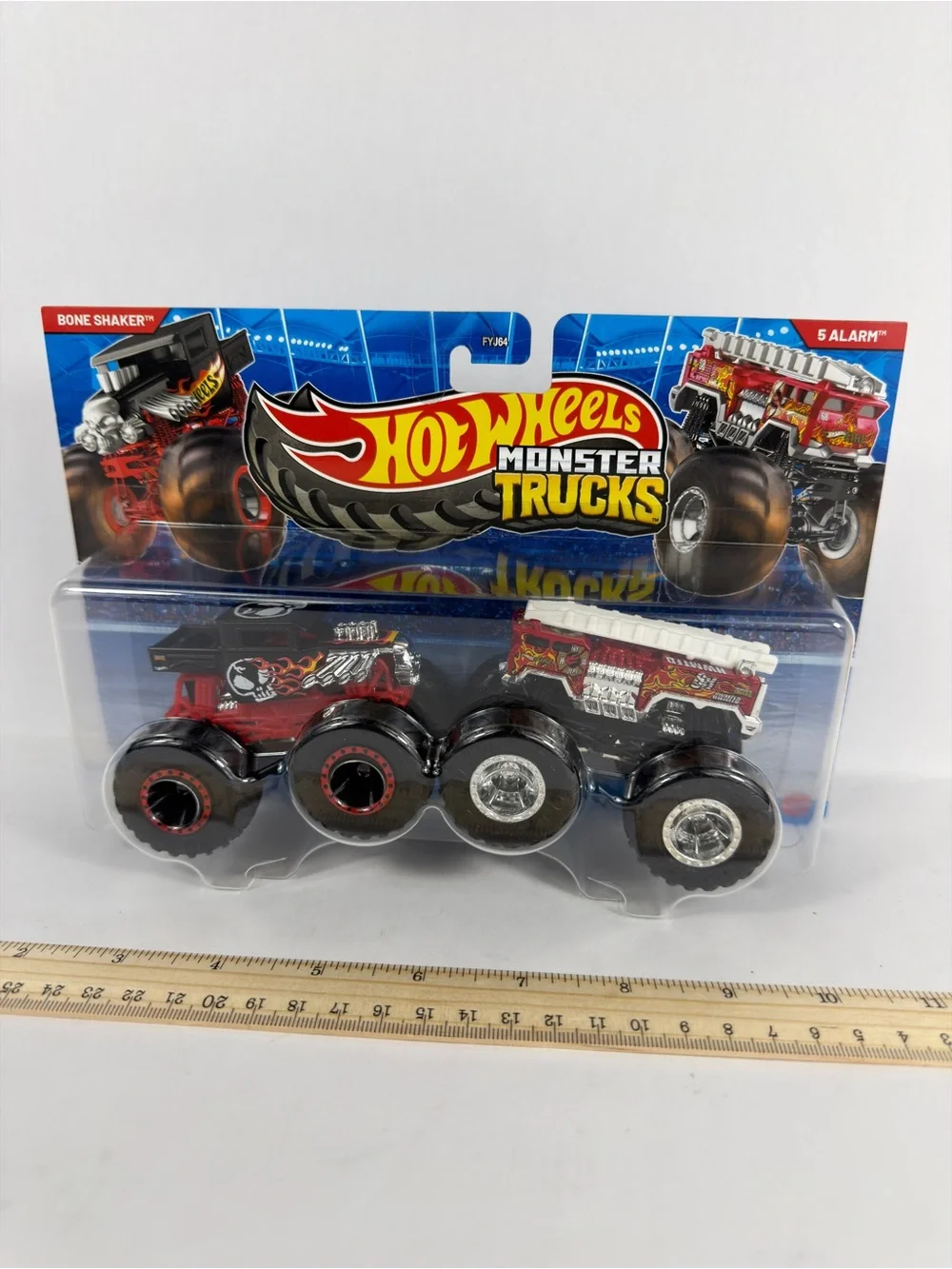 Hot Wheels Demolition Doubles Bone Shaker & 5 Alarm